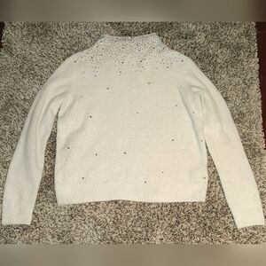 Elegant Soft White Sweater with Diamonds